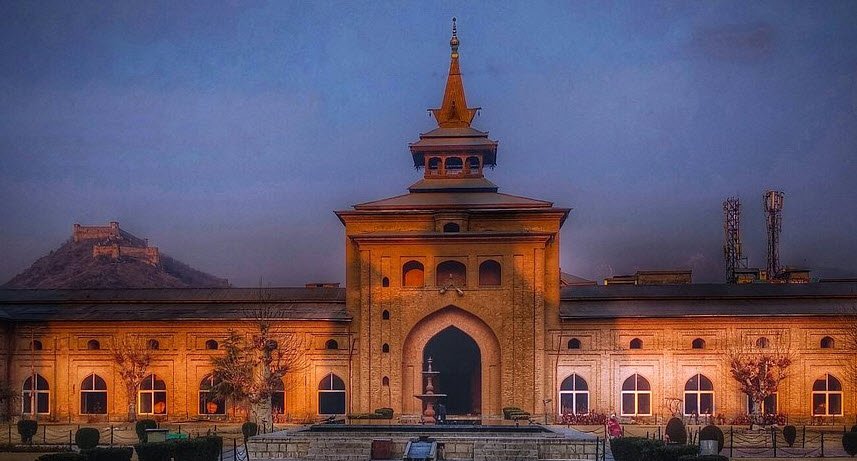Jamia Masjid Srinagar, Srinagar, Jammu and Kashmir - Vushii.com